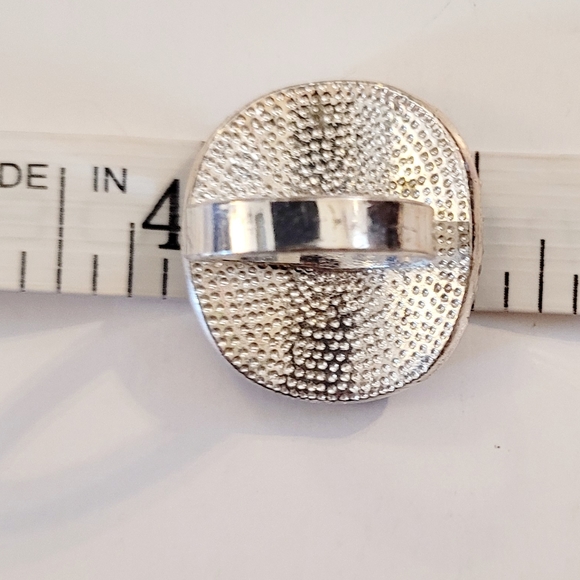 Statement Ring - Picture 8 of 10